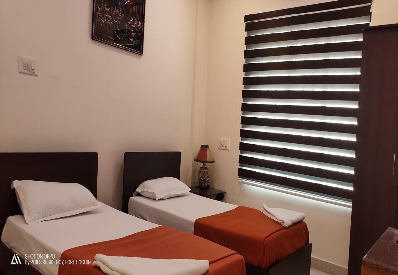 Hotel Phils' Residencia Kochi Exterior foto