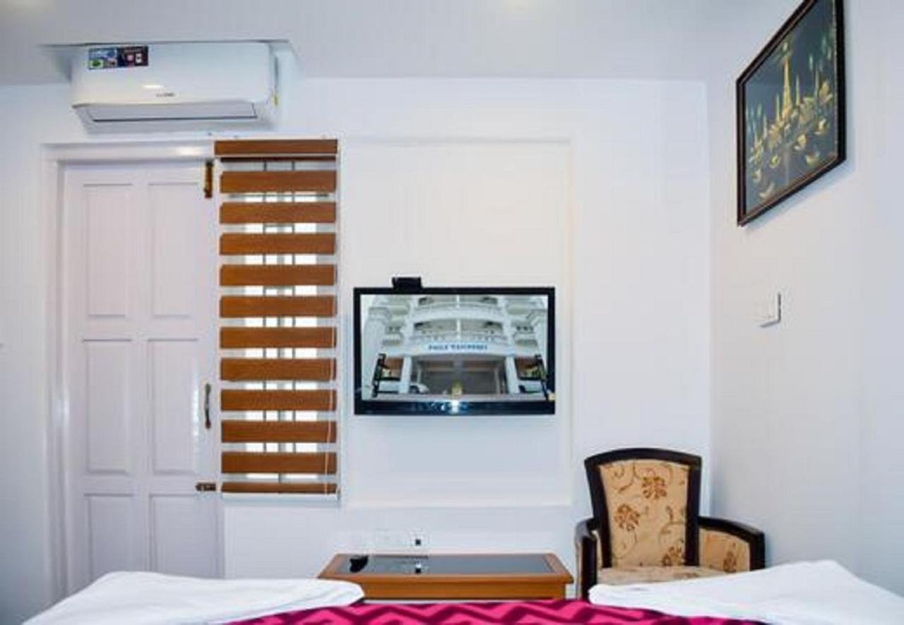 Hotel Phils' Residencia Kochi Exterior foto
