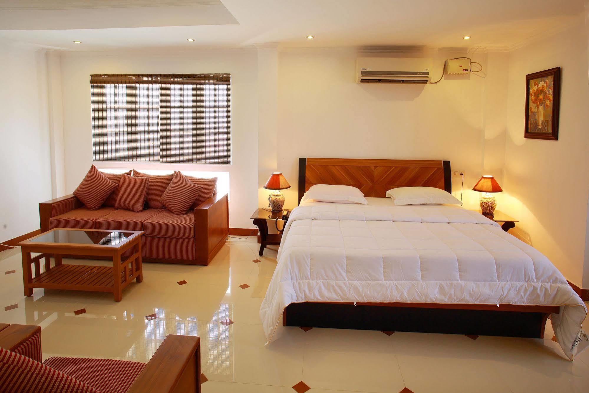 Hotel Phils' Residencia Kochi Exterior foto