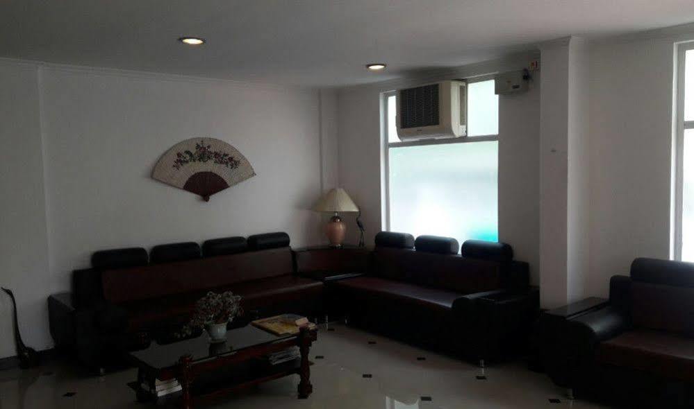 Hotel Phils' Residencia Kochi Exterior foto