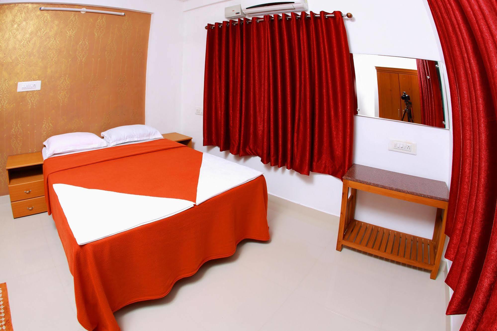 Hotel Phils' Residencia Kochi Exterior foto