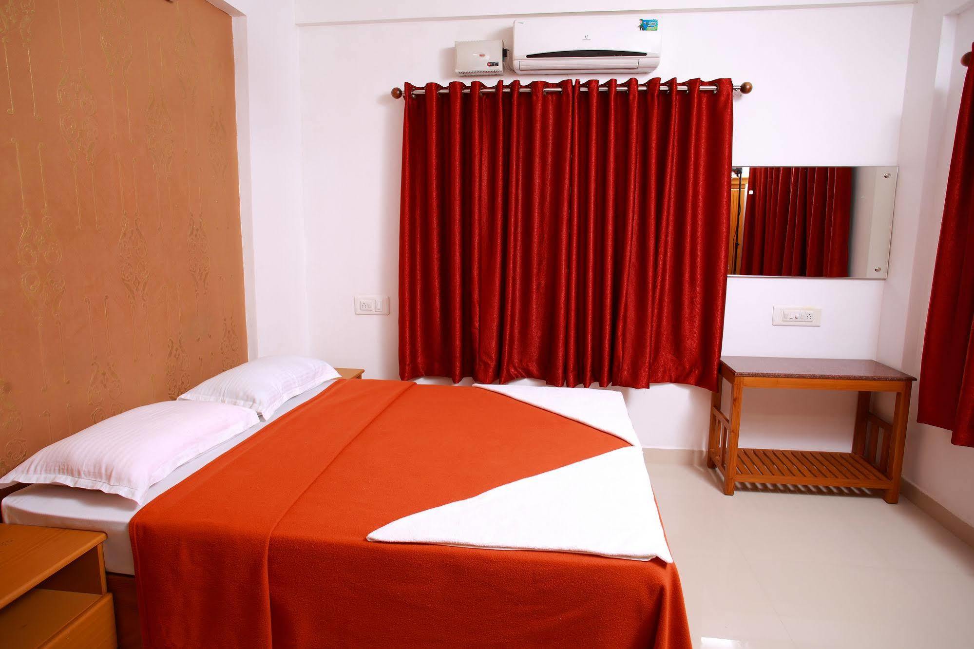 Hotel Phils' Residencia Kochi Exterior foto